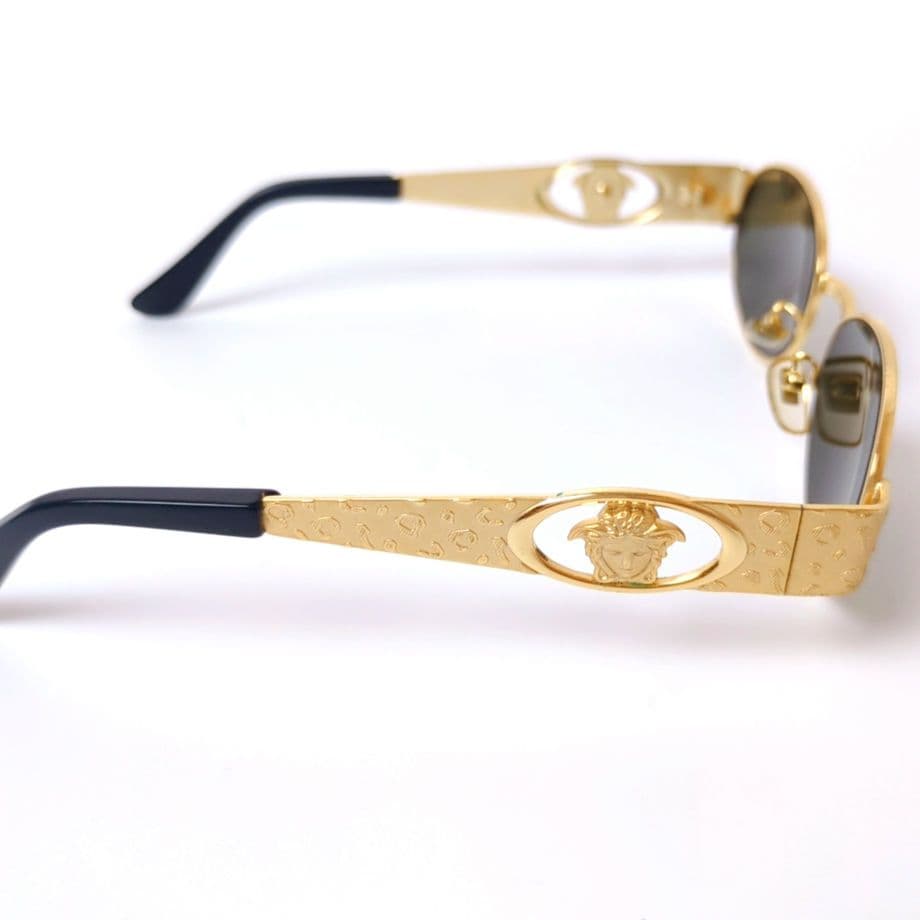 VERSACE　サングラス　メデューサ　ゴールド　細工　レディース