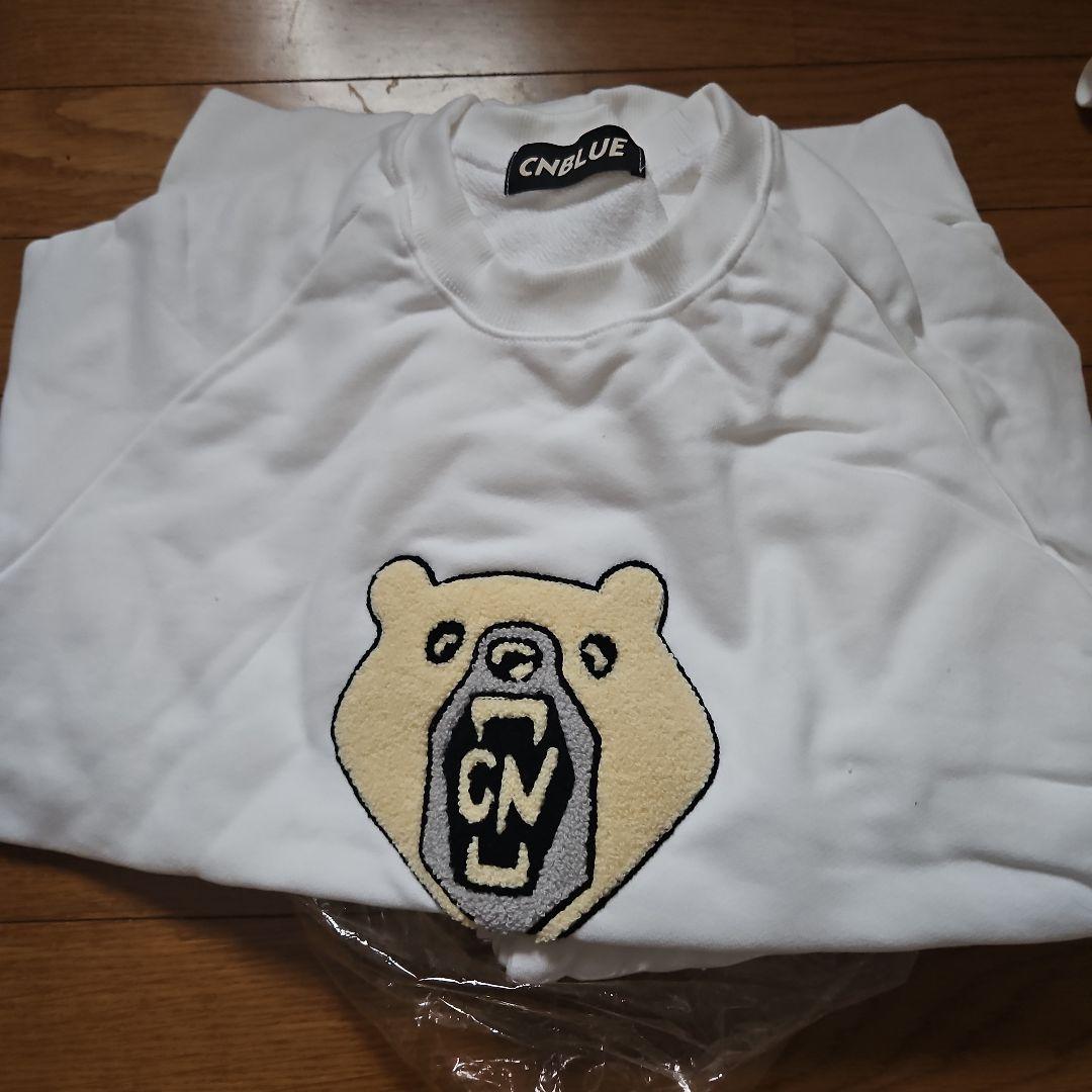 【未使用品】CNBLUE クマ刺繍 ホワイトトレーナー　上下セット