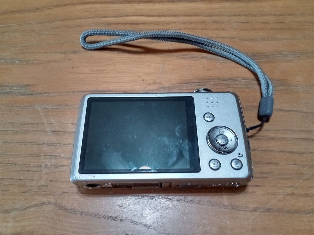 Panasonic LUMIX DMC-FH6 シルバー【通電確認済み】