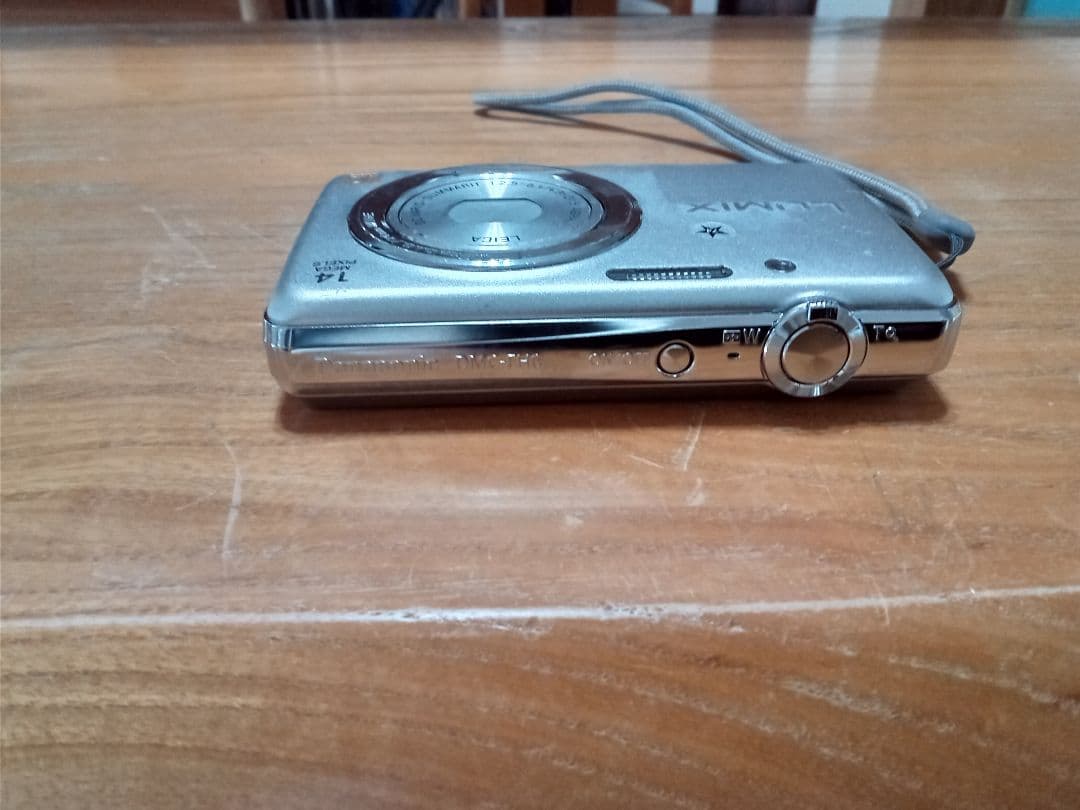 Panasonic LUMIX DMC-FH6 シルバー【通電確認済み】