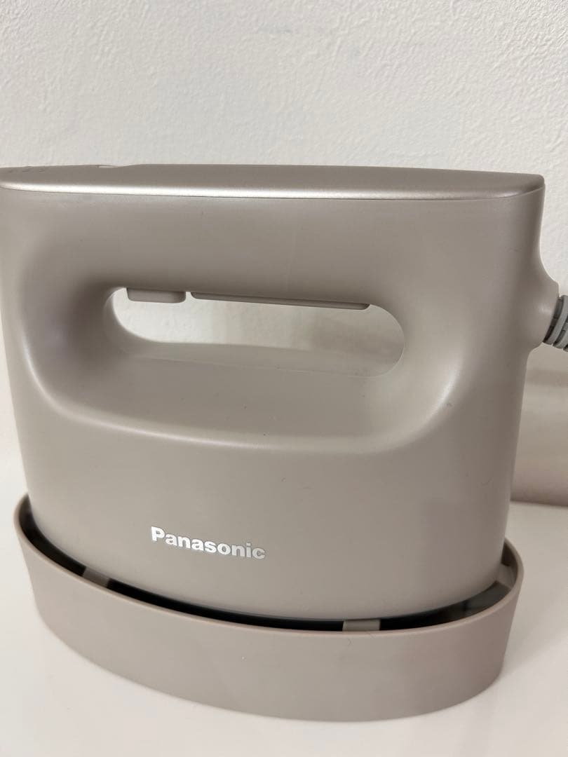 【美品】Panasonic NI-FS790-C スチームアイロン　ベージュ