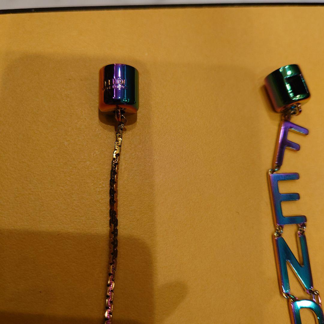 フェンディ　FENDY　airpods エアポッズ　チェーン　ネックレス