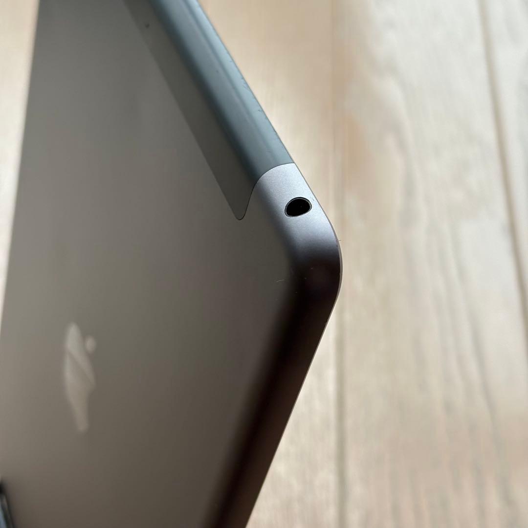 Apple iPad第８世代 スペースグレー WI-FIセルラーモデル100%