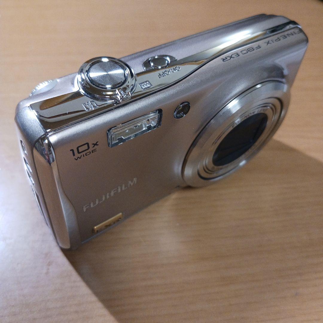 【美品】FUJIFILM FinePix F80EXR デジカメ シルバー