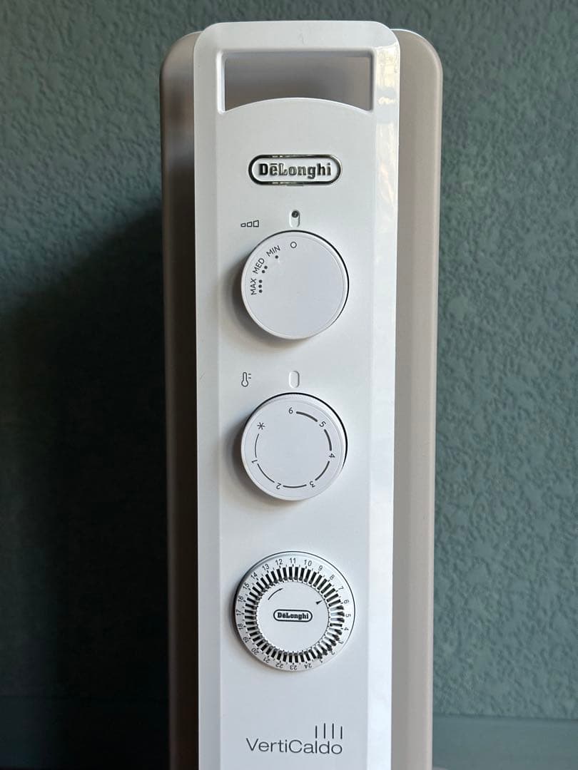 【美品】デロンギ オイルヒーター ヴェルティカルド