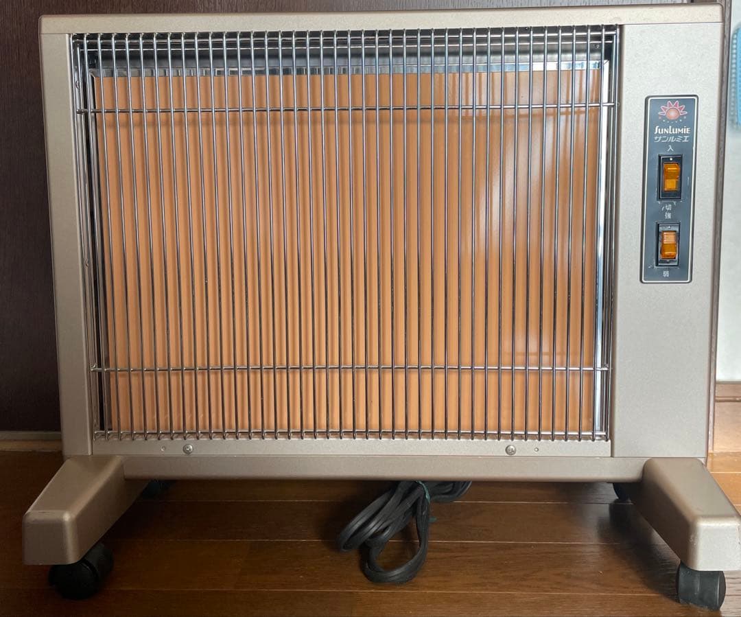 サンルミエ　キュート　E800LS 遠赤外線ヒーター