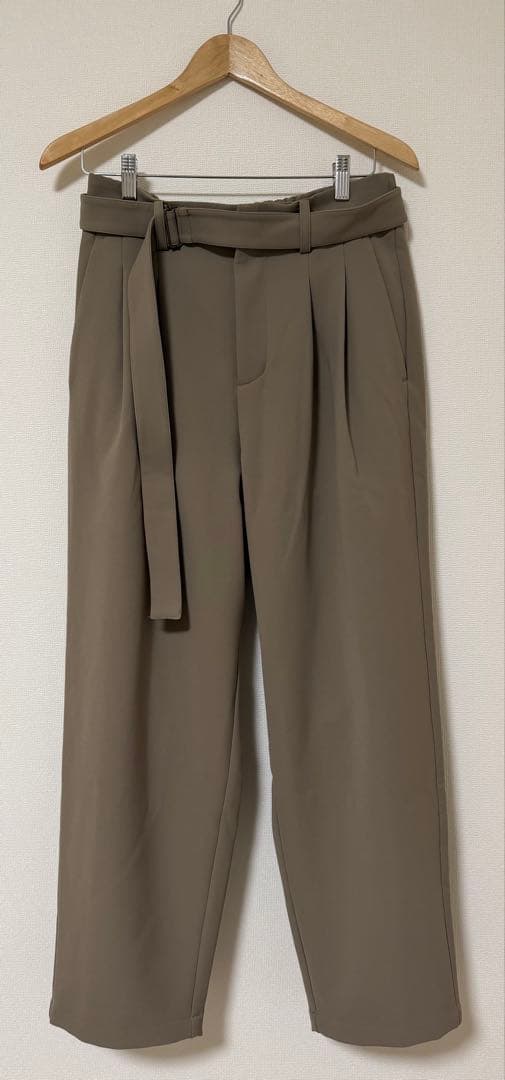 アタッチメント　テーパードパンツ