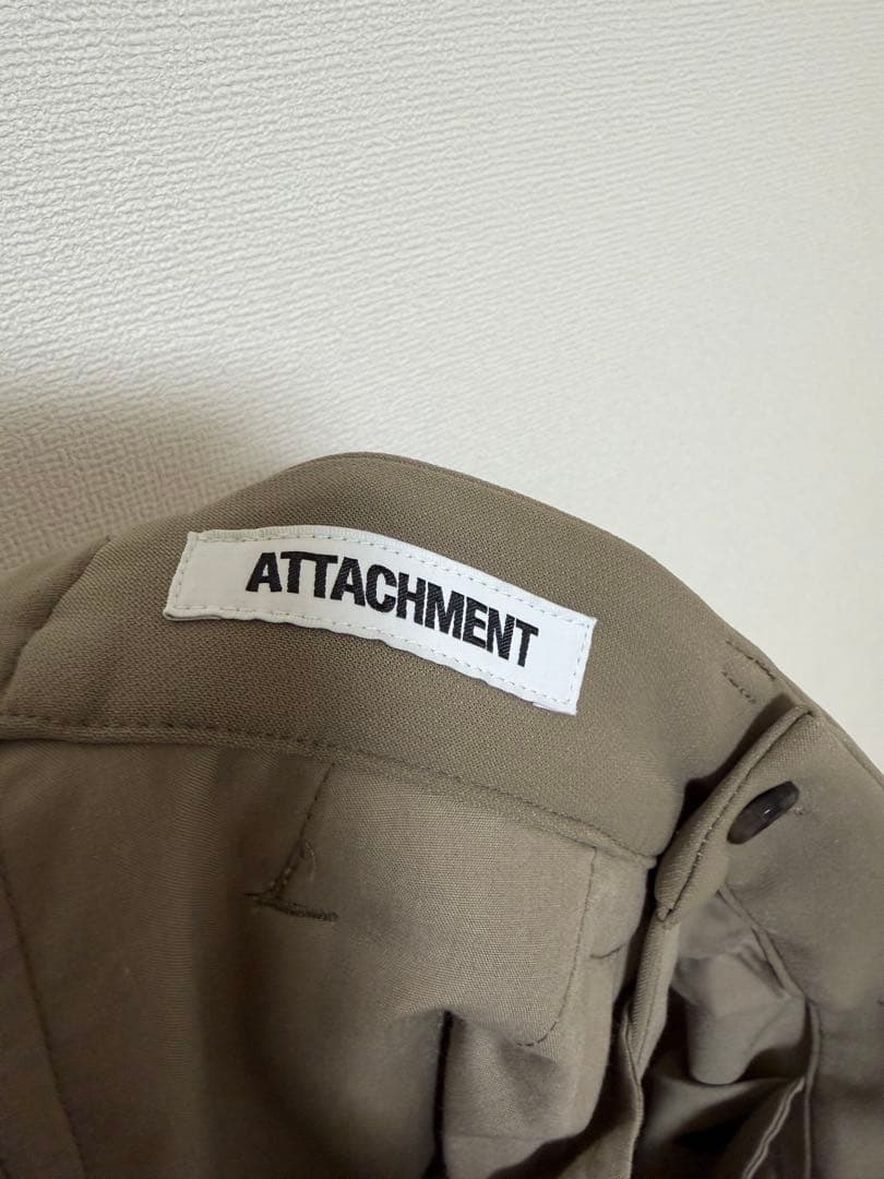 アタッチメント　テーパードパンツ