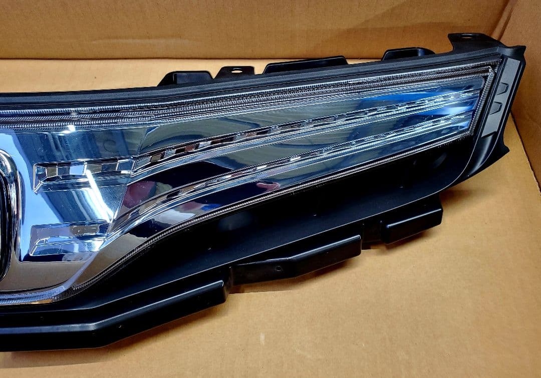 HONDA 純正 フィットシャトル HV ハイブリッド フロントグリル 新品