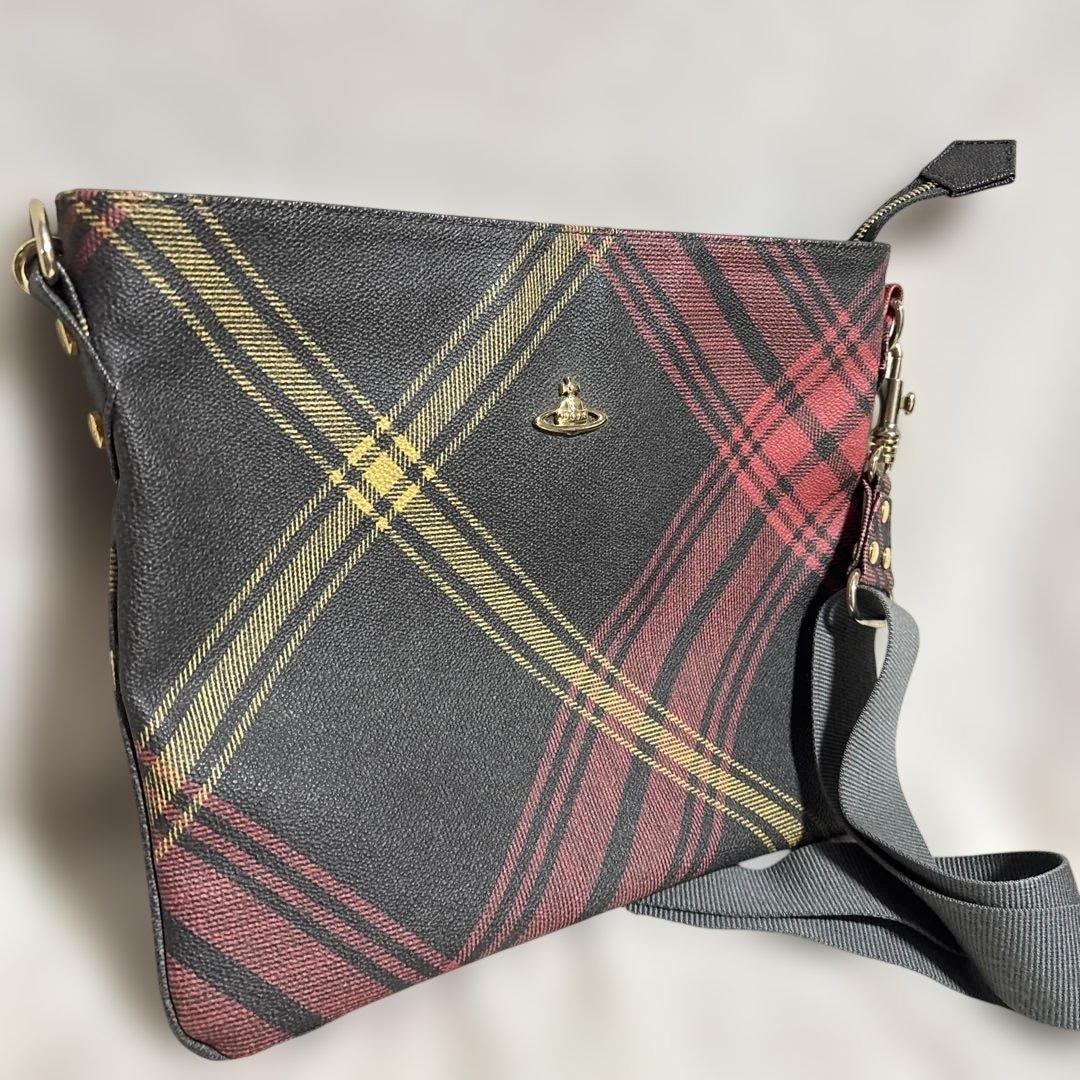 Vivienne Westwood ショルダーバッグ　オーブ　チェック柄　PVC