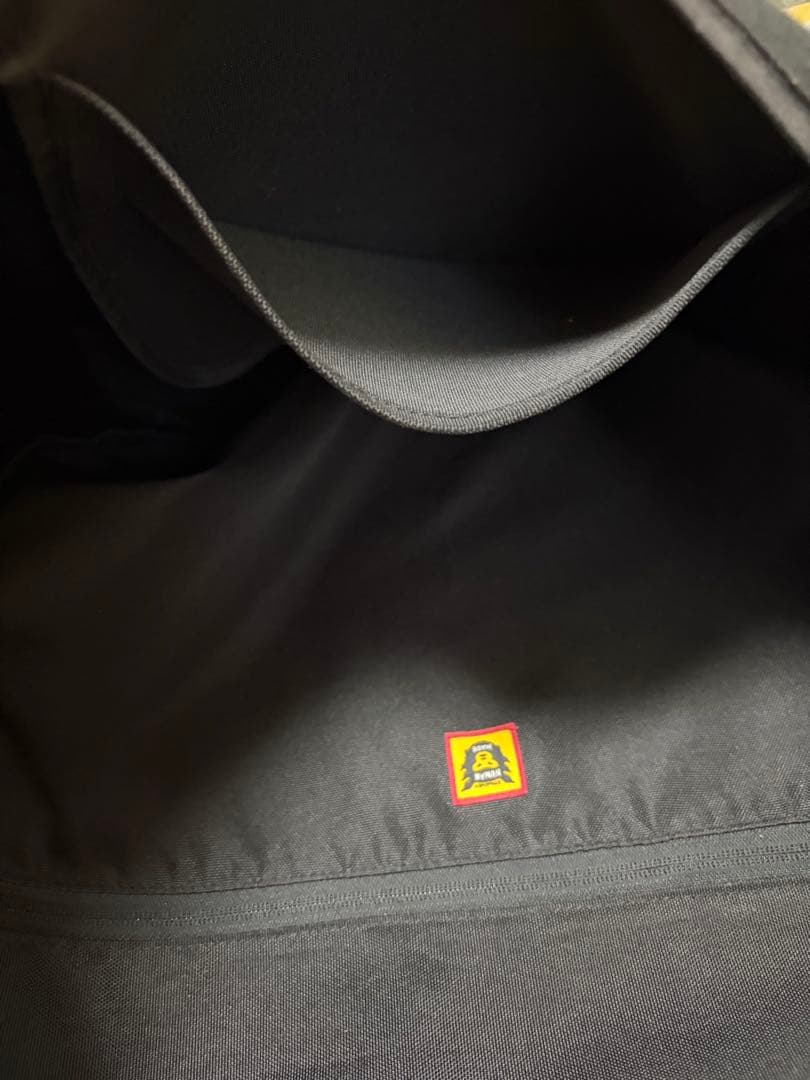 Girls don’t cry Human Madeメッセンジャーバッグ