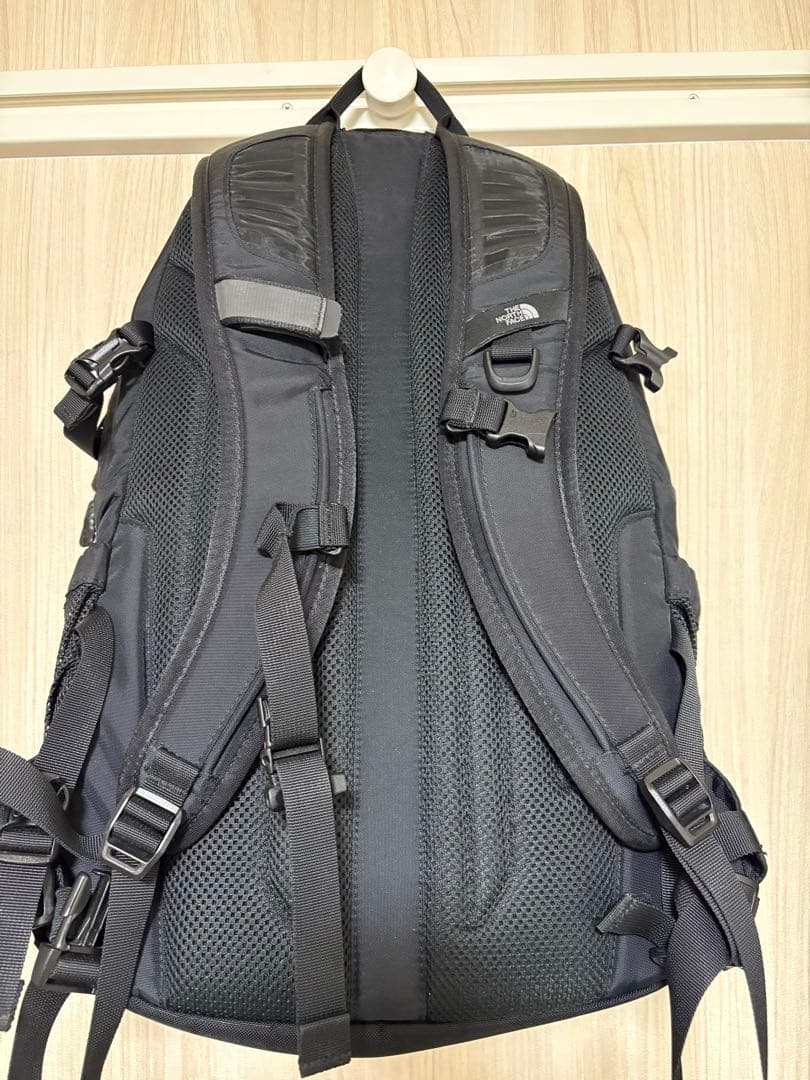 THE NORTH FACE ブラック リュックHOT SHOT