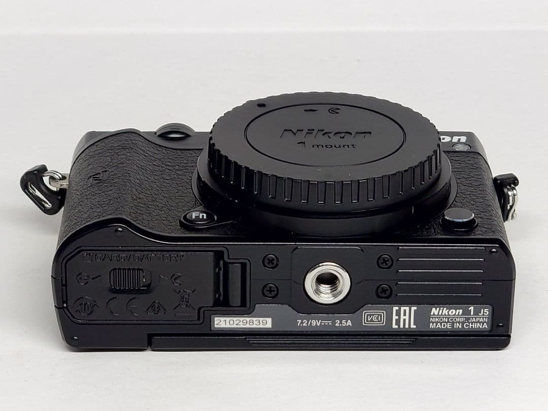 Nikon 1 J5 ミラーレスカメラ ズームレンズキット