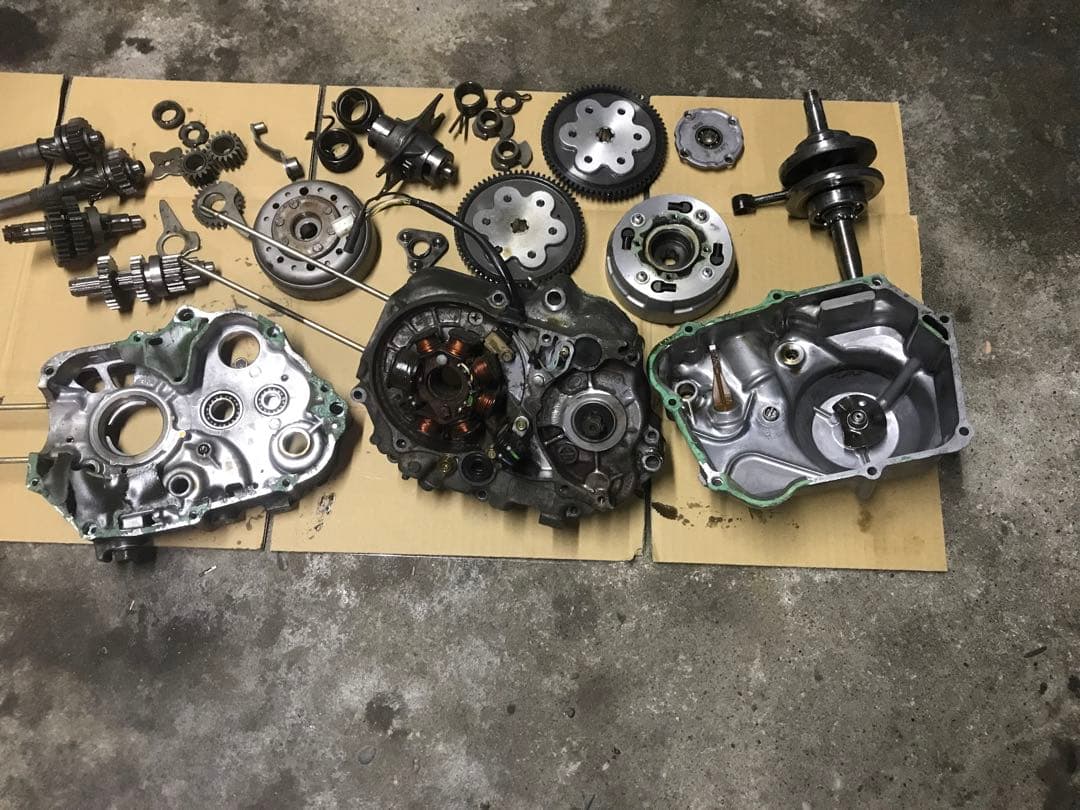 ホンダ　スーパーカブ　エンジン　パーツ詰め合わせ　12v 現状販売