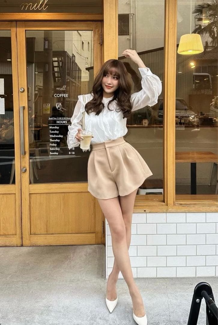 Sheller シェリエ　サイドヘムショートパンツ　M ショートパンツ