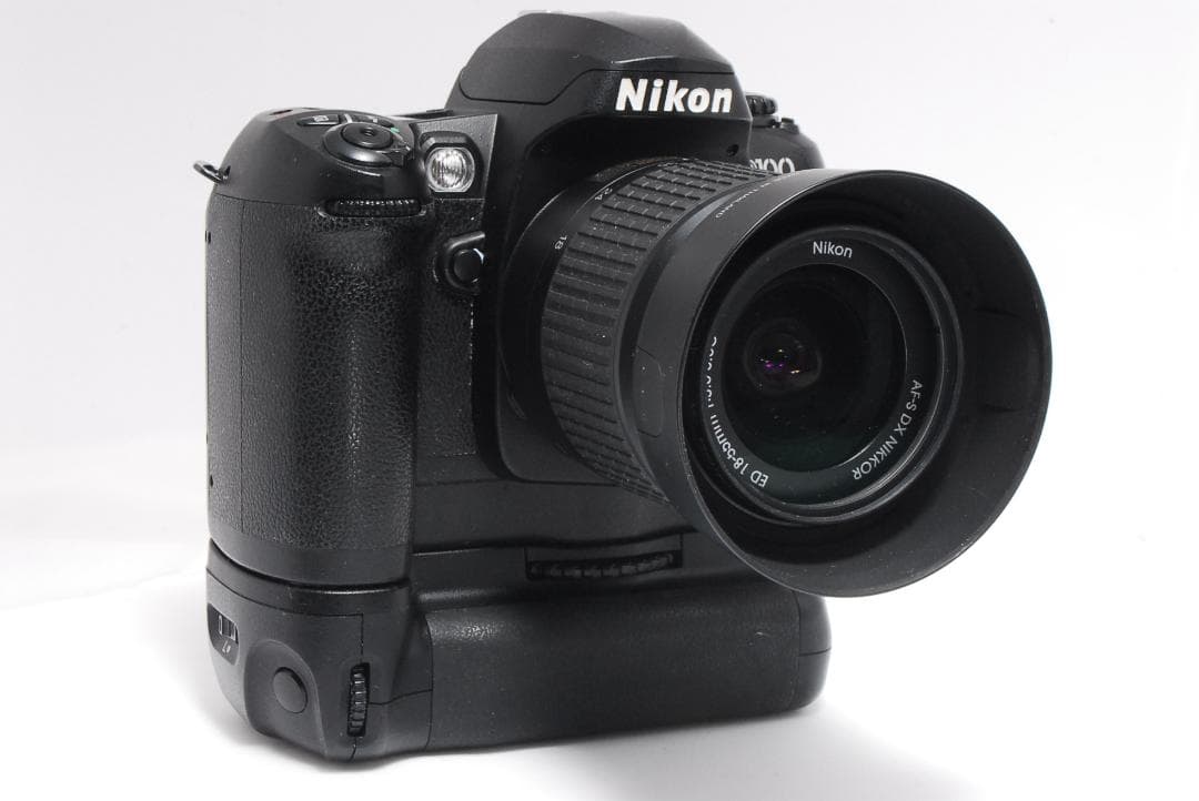 Nikon D100 + 18-55mm｜バッテリーグリップ付