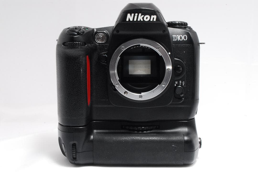 Nikon D100 + 18-55mm｜バッテリーグリップ付