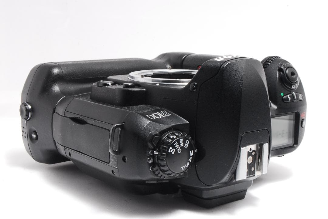Nikon D100 + 18-55mm｜バッテリーグリップ付