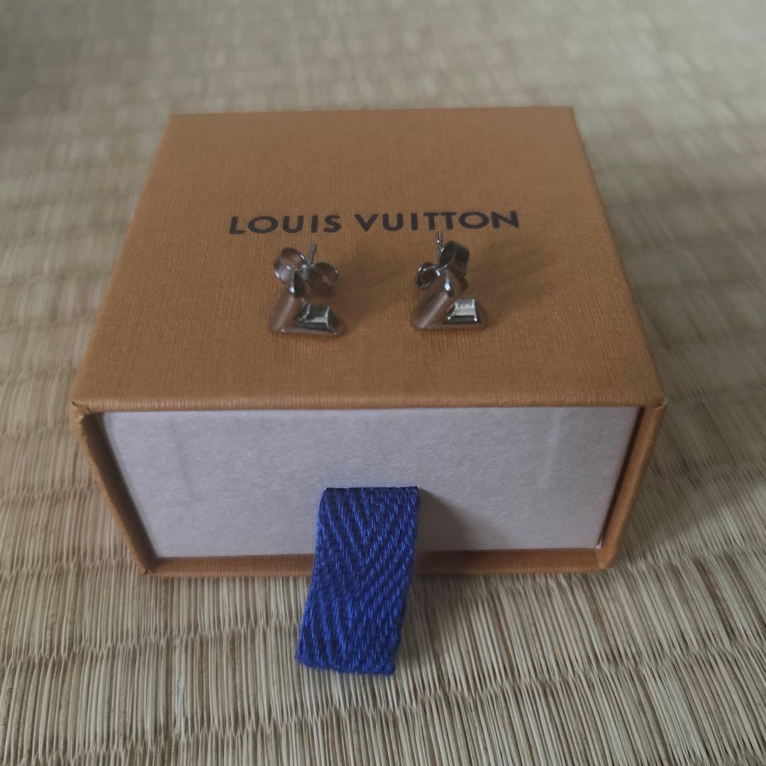 ルイヴィトン エッセンシャルV シルバー ピアス