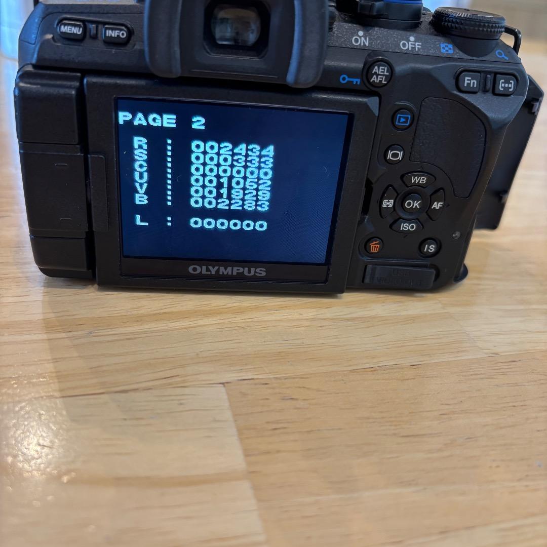 オリンパスOLYMPUS E−620 デジタル一眼レフカメラ ダブルズームキット