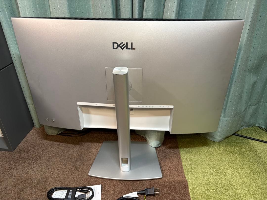 Dell デジタルハイエンド 32インチ 4K モニター U3225QE ②