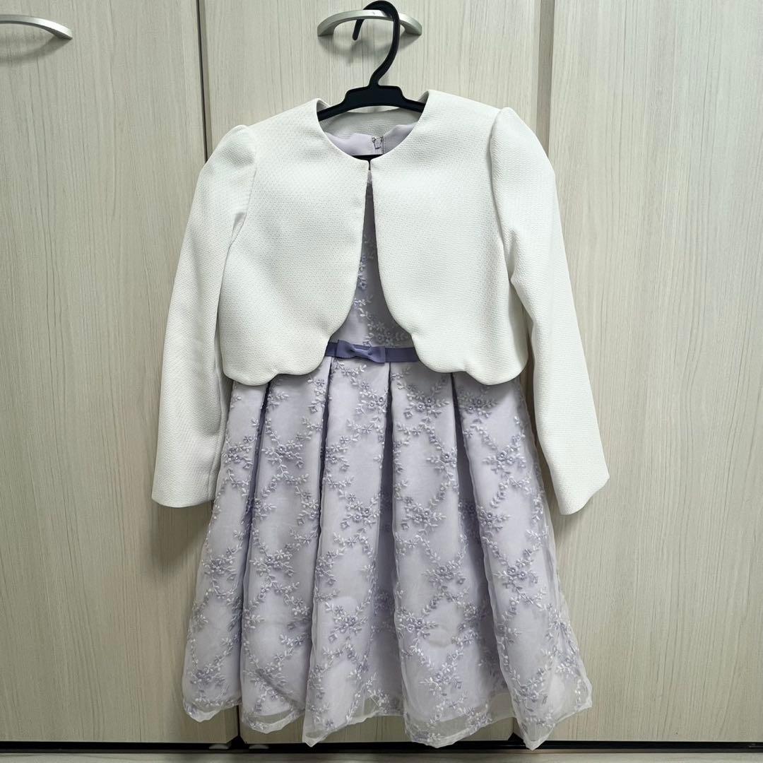 petit main薄紫のフラワー刺繍ドレスとカーディガン