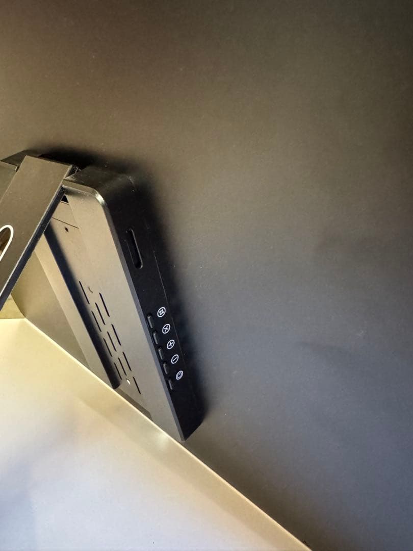 15.6インチ　4K OLEDモバイルモニターディスプレイ　PI-X1