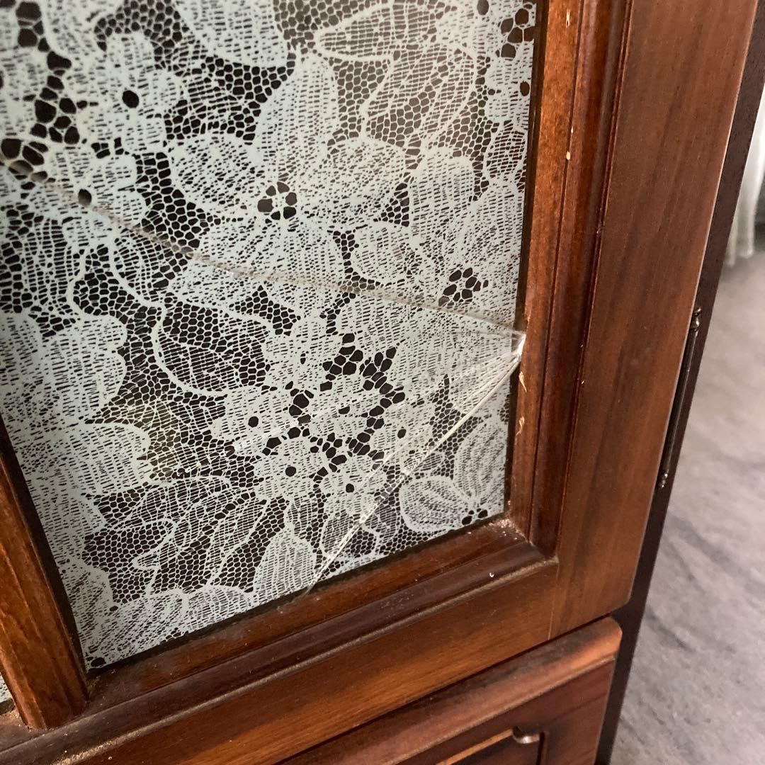 カリモク食器棚