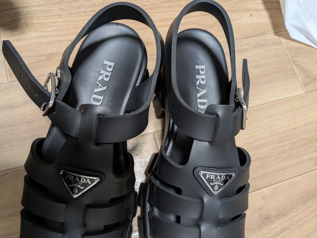 PRADA モノリス ラバーサンダル 37