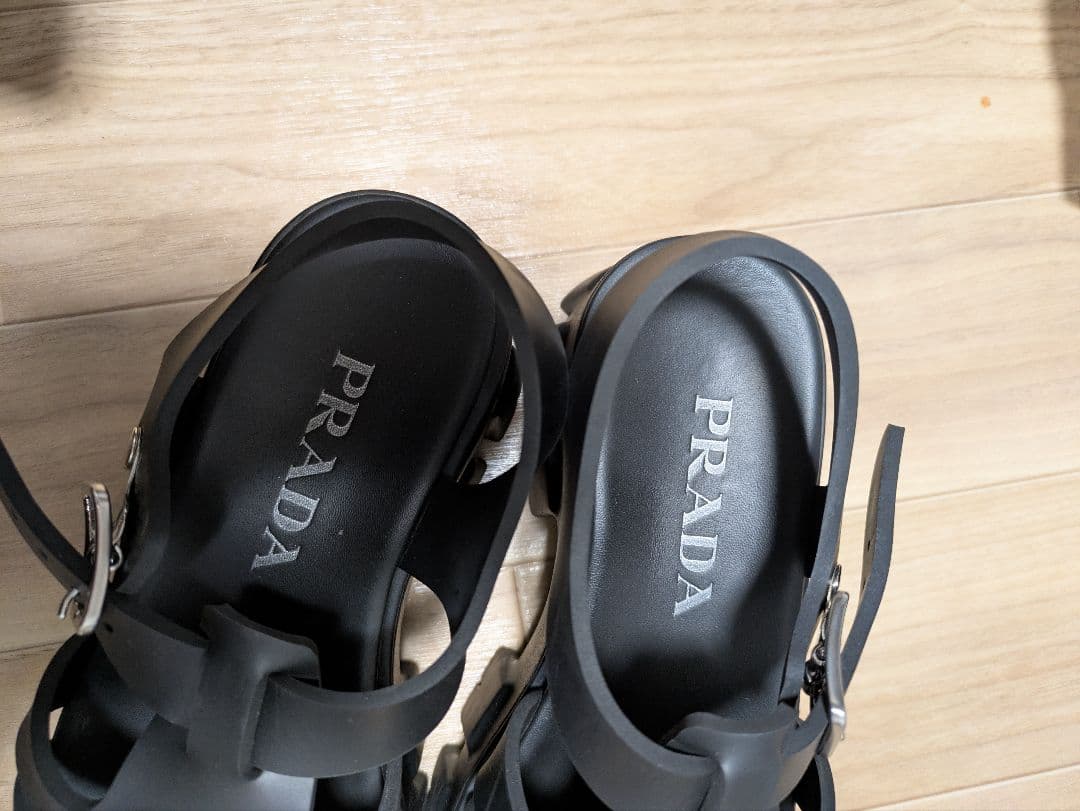 PRADA モノリス ラバーサンダル 37