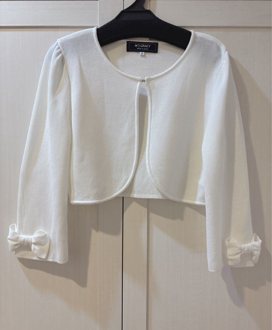 【美品】2023❤️エムズグレイシー❤️袖リボン　ボレロ　白　38