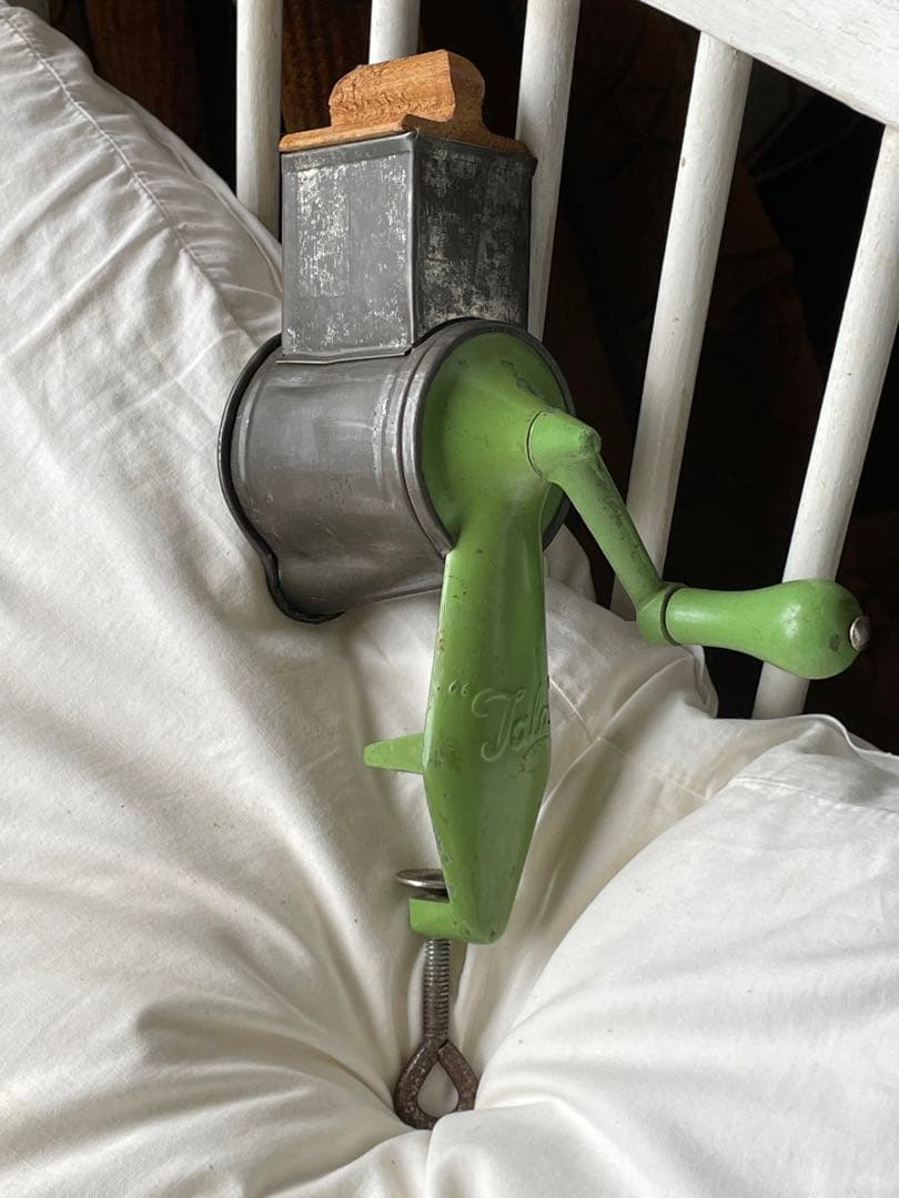 イギリス　アンティーク　チーズ　グレーター　削り　グラインダー　Tala社