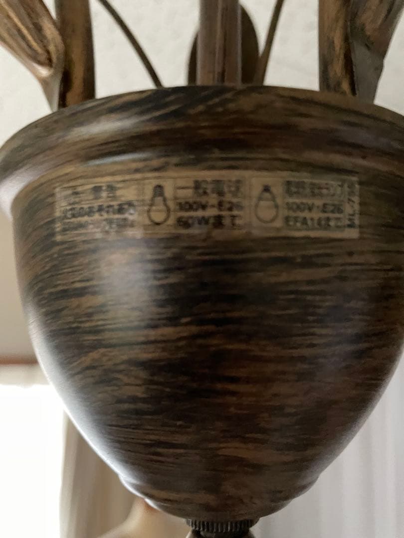 【中古】クラシックシャンデリア 3灯 ブロンズ・白　アンティーク