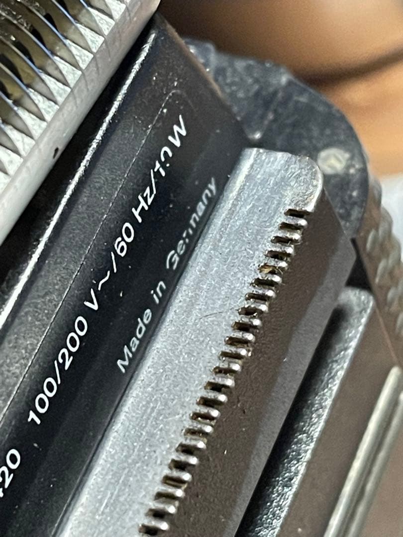 BRAUN ミクロン2000メンズ電気シェーバー ケース付き　ドイツ製