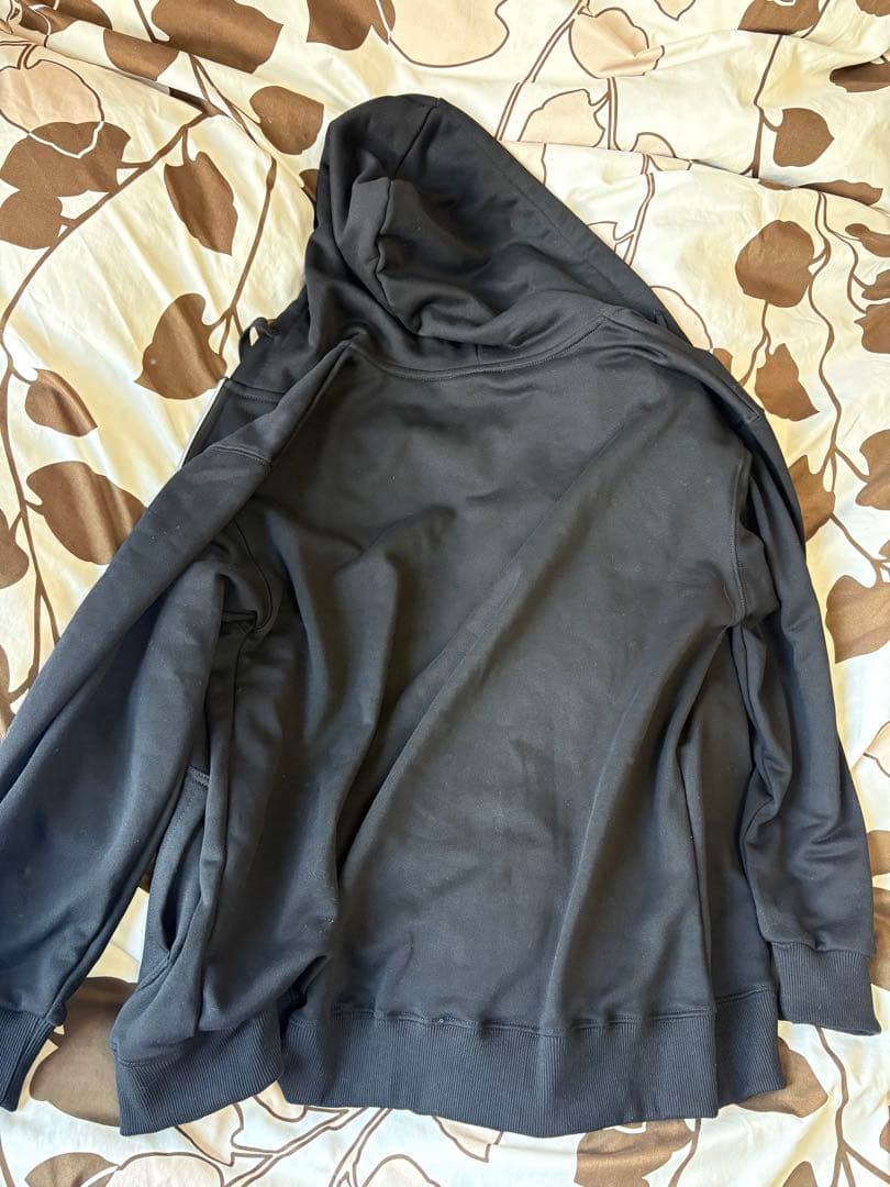 新品未使用Alo yoga 黒 ジップアップパーカーLサイズ