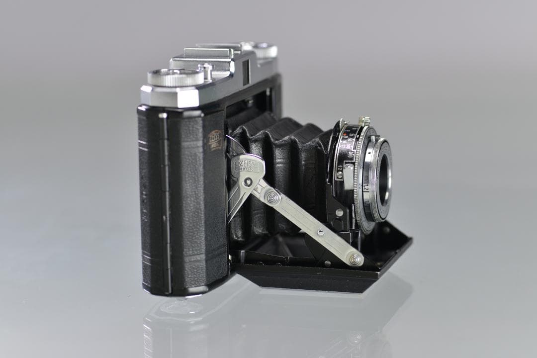 Carl Zeiss Ikon 523/16 中判フィルムカメラ