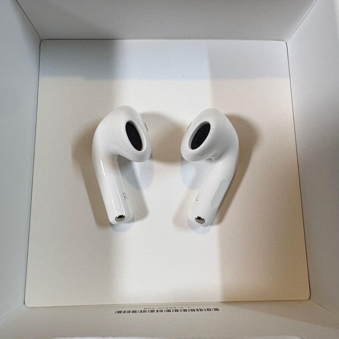 Apple AirPods 4 本体(ノイキャン非搭載)元箱・ケース・説明書付き
