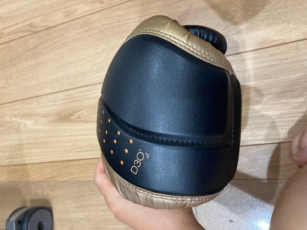 値下げしました！RIVAL D30 ボクシングバッググローブ ゴールド