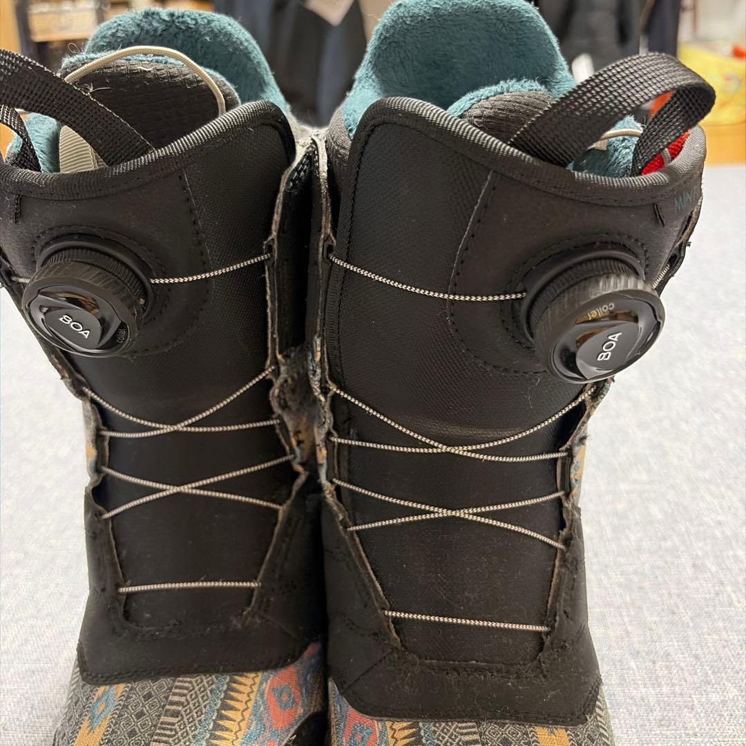 な*3様 スノーボードBURTONブーツ MINT BOA