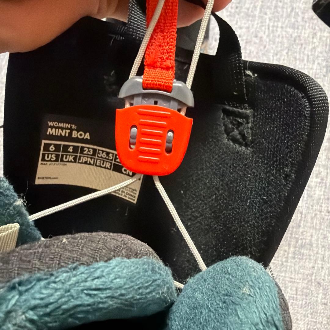 な*3様 スノーボードBURTONブーツ MINT BOA