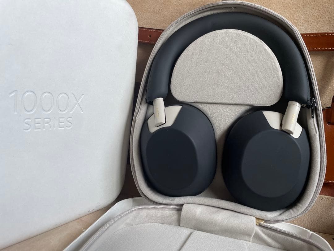 sony WH-1000XM5 ワイヤレスヘッドホン　プラチナシルバー　カバー有