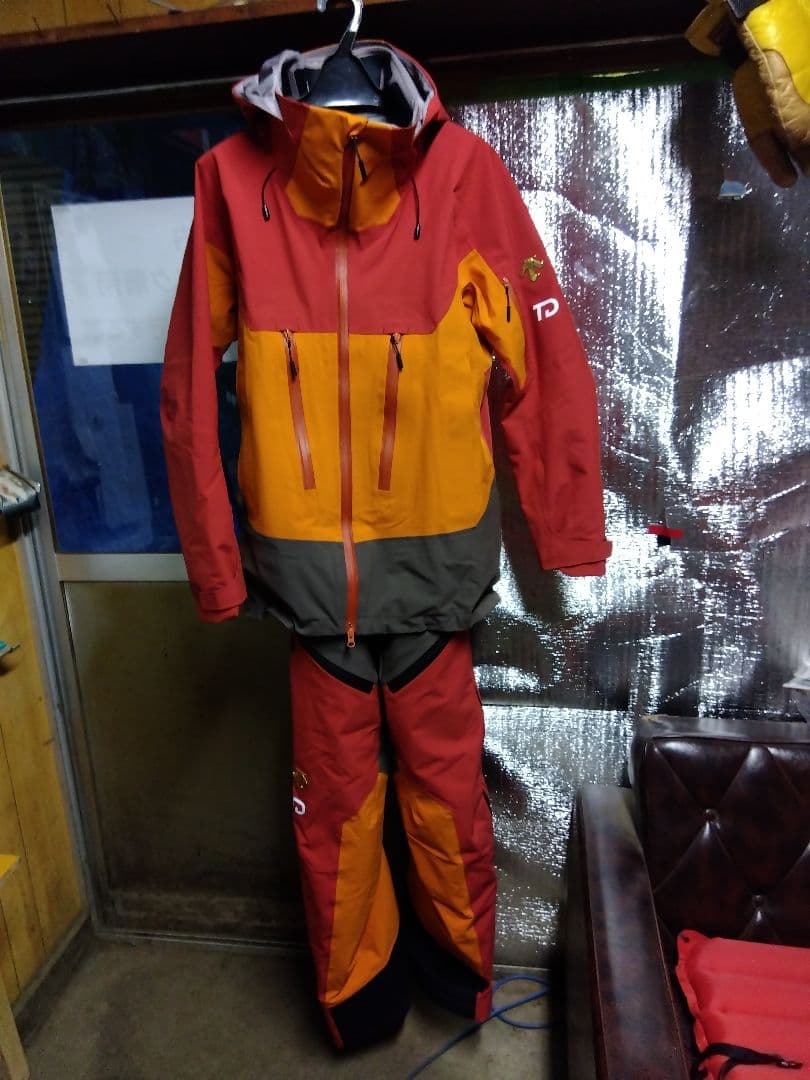デサントチームスキーウェア 上下セット 赤 オレンジ