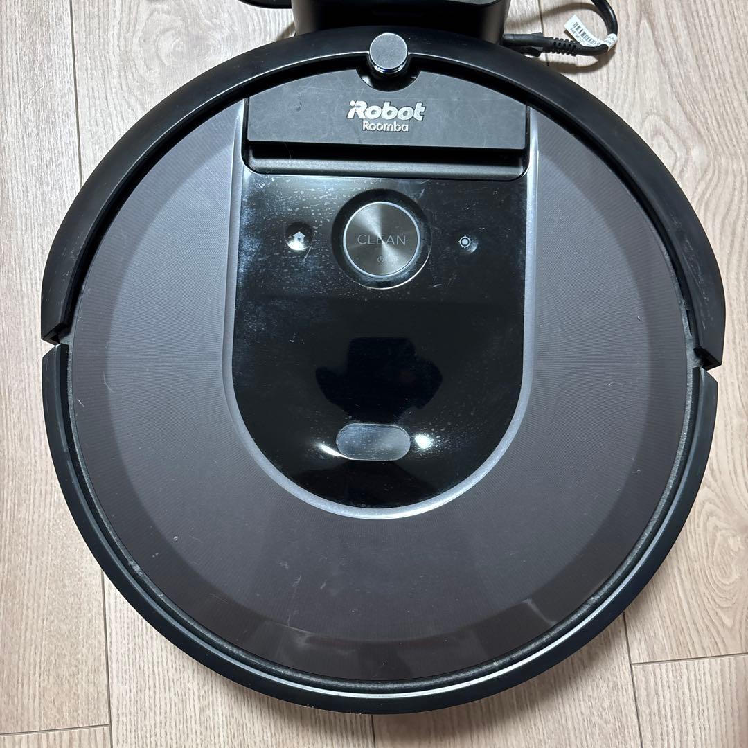iRobot Roomba i7 本体
