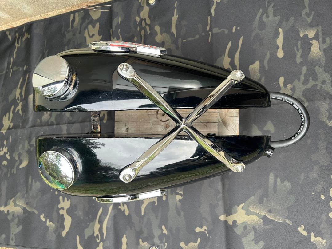 分割タンク　ハーレー　ワンオフ　マスタングタンク　ショベル　パンヘッド