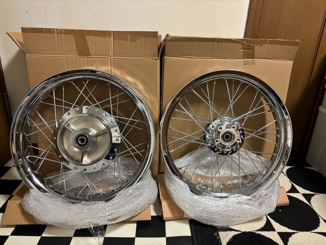 短足の貴公子　ゼファー750 18インチ　スポークホイール