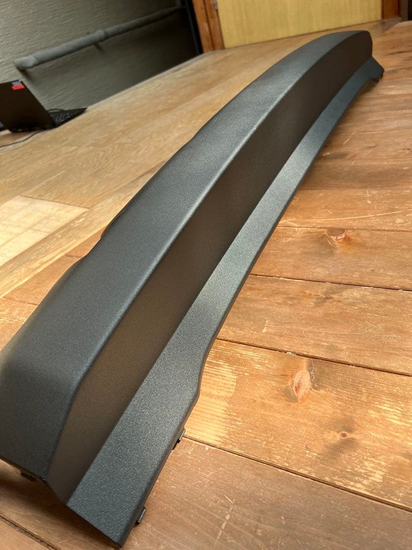 送料込み。旧型デリカD5 リアバンパー　チッピング塗装品