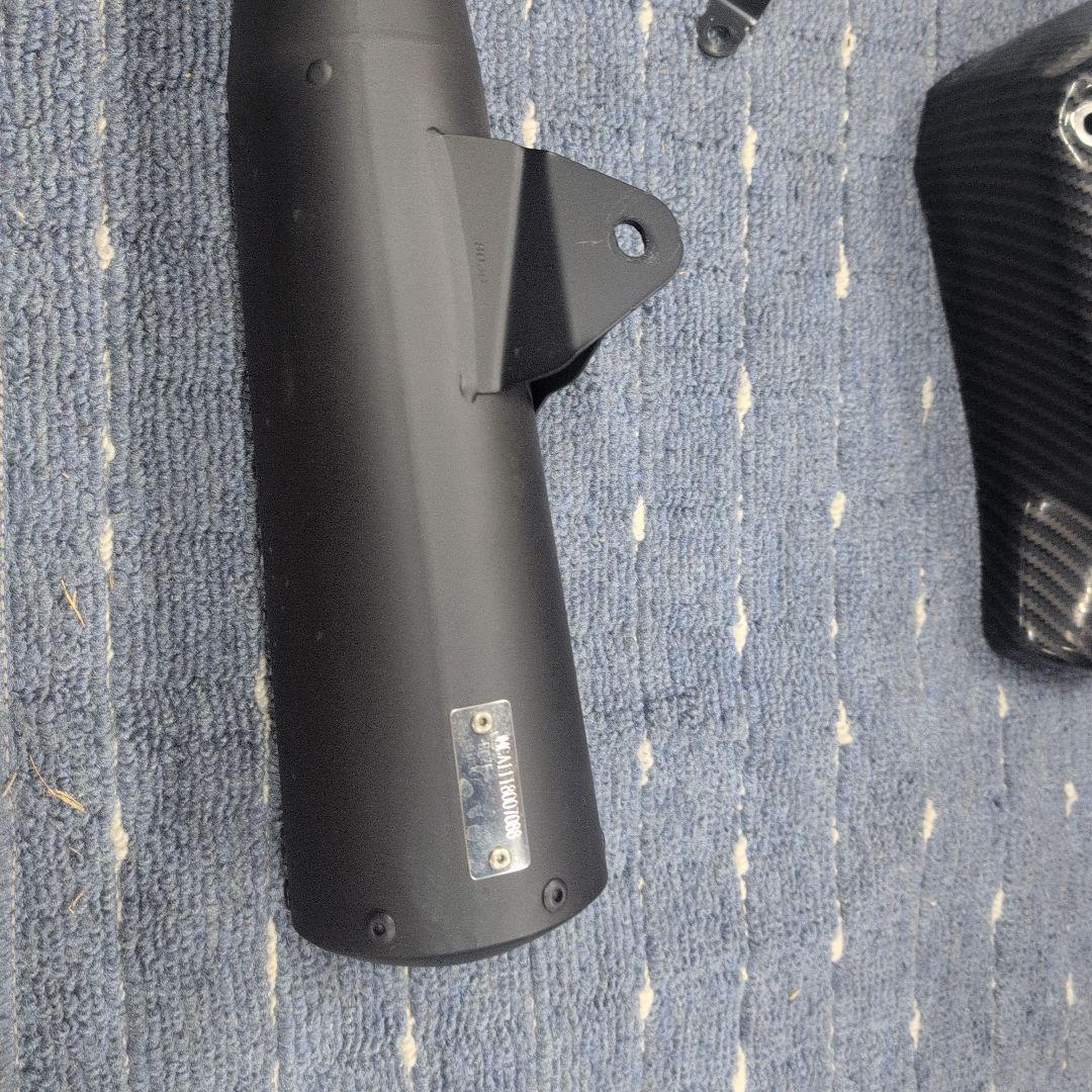 モリワキエンジニアリング モンキー125用マフラー右カーボンサイドカバー付き