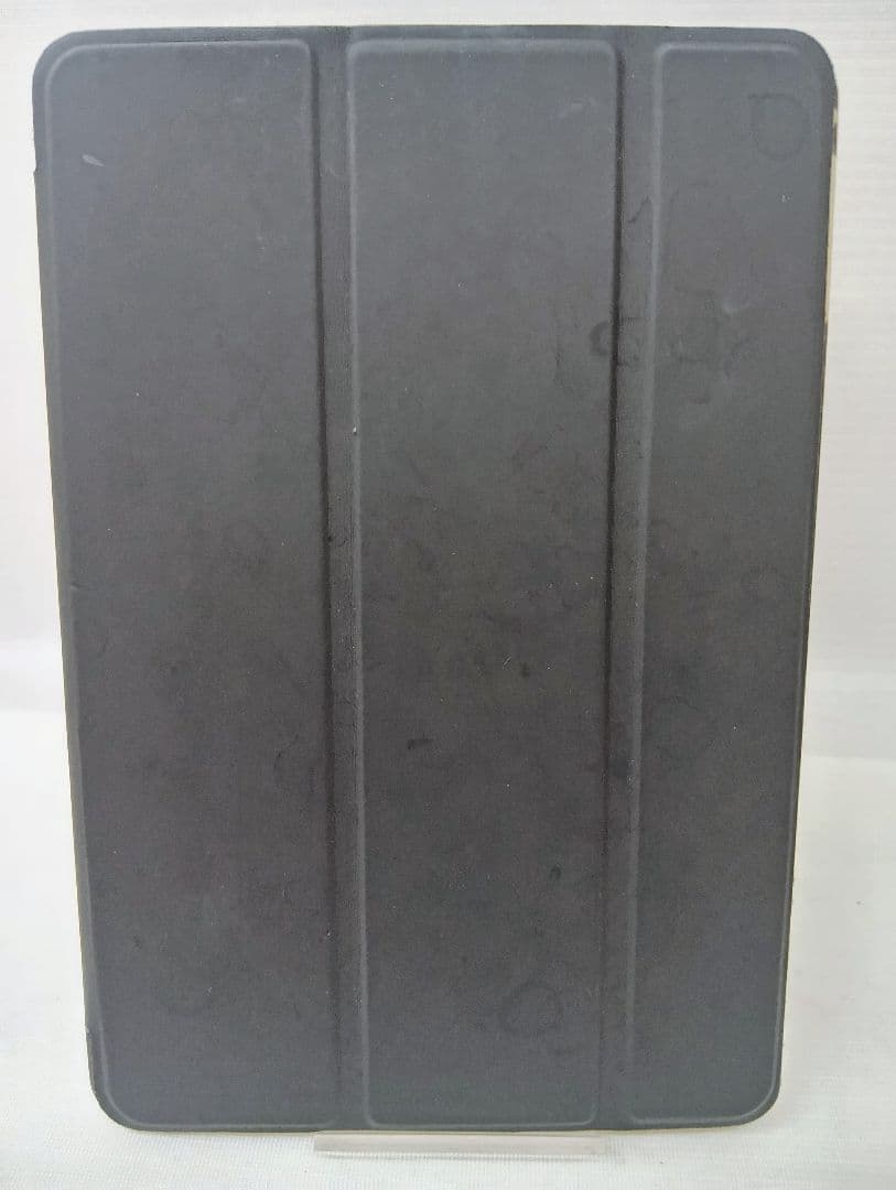 iPad mini4 579C-A1550　シルバーカラー/シリコンカバー付き