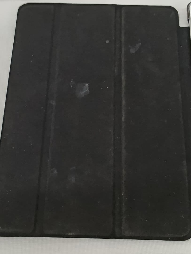 iPad mini4 579C-A1550　シルバーカラー/シリコンカバー付き