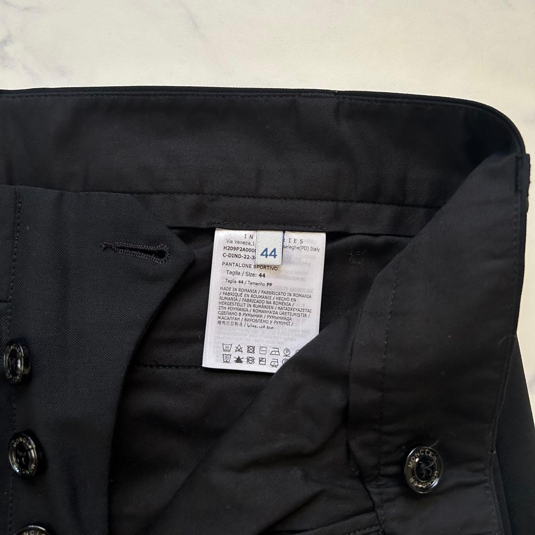 極美品 モンクレール パンツ 2022年モデル スラックス ワッペン 44